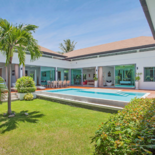 Bright and modern villa Rawai