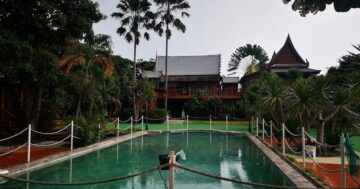 Srisuwan Thai House в Пхукете — что на самом деле ждёт семьи: кулинарные и ароматические мастерские, фотосессия в традиционных костюмах и совет по золочению