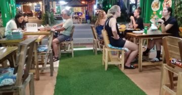 Как есть настоящую тайскую еду в Пхукете и экономить: маленький Kongharn кормит как в дорогом ресторане, а платишь уличные цены — какие блюда заказывать
