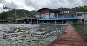 Phuket Water Ski Cable Way на Пхукете — идеальное место для обучения вейкборду для детей и начинающих: терпеливые инструкторы и спокойные утренние сессии