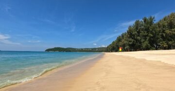 Choeng Thale Beach: тихий пляж для пикника и купания, но недавние жалобы на пластик и битое стекло — что взять с собой и чего ожидать
