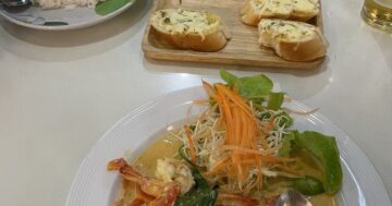 Анализ ИИ Anna restaurant by Ying выявил парадокс: восторженные отзывы и пляжная подача, но карта ведёт не к ресторану и гость утверждает что он исчез