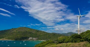Почему Windmill Viewpoint в Phuket — недооценённая смотровая точка: идеальные фото при облачности, где припарковаться и как избежать толп