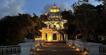 Khao Rang Viewpoint на Пхукете — от тихого утреннего сада с обезьянами до волшебного ночного панорамного вида на огни города ночью