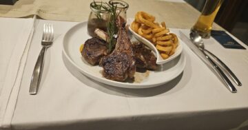 Ajour Beach Club на Пхукете: персонал во главе с Jhyne превращает отличную еду и пляжный отдых в незабываемый опыт для гостей острова