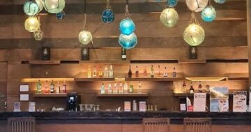 Bamboo Bar пляжный фасад и реальность: дорогое и жирное меню, грубое обслуживание — почему туристы жалуются и что нужно учесть