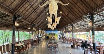 Ронкхао Ronkhaow Café & Restaurant в Пхукете — скрытая жемчужина у воды с тайской кухней, фонтаны и природа создают расслабляющую атмосферу