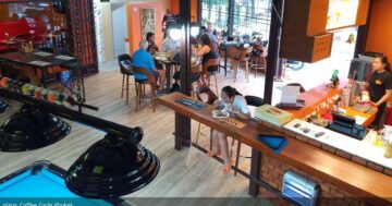 Coffee Cycle Phuket скрытая жемчужина для завтрака и лучшего бургера в Пхукете с отличным кофе, дружелюбным персоналом и зоной с бильярдом