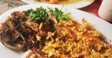 Quenchers Sports Bar Restaurant and Guesthouse Nanai Road Patong — в Патонге уверенно подают превосходный английский завтрак и высококлассную тайскую кухню