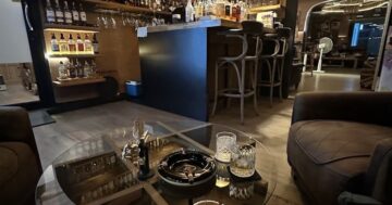 La Torcedora Cigar & Whiskey Lounge Phuket — обязательная остановка для ценителей сигар и коллекционных виски в уютном британском лаундже