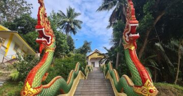 Suwankeereewong Temple в Патонге — тихий холмистый оазис у моря, где за полчаса подъёма вы найдёте красоту, спокойствие и живописные статуи