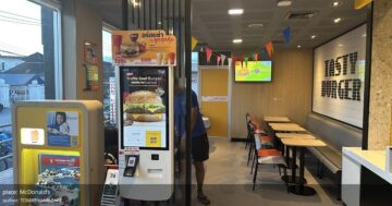 Я в бешенстве и в восторге от McDonalds на Пхукете: самурайский бургер и ананасовый пай — восторг, но второй этаж душит жаром и экономят салфетки
