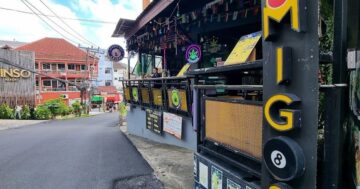 Почему Amigo Bar & Restaurant идеален для заката: дружелюбный персонал, расслабленная атмосфера, отличные коктейли и вид на море