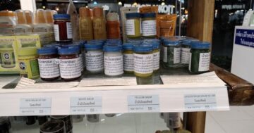 Rak Pharmacy Bangtao beach — аптека у пляжа с большим ассортиментом, приемлемыми ценами и отзывчивым персоналом, который быстро подберёт нужные лекарства