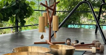 Freedom Project Phuket Yoga & Sound Bath — почему занятия Саны с видом на джунгли и океан и звуковые бани считаются лучшим трансформационным ретритом в Пхукете