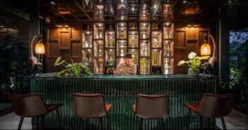 Bua Bar в Anantara Mai Khao — скрытая жемчужина для ценителей коктейлей с театральной подачей, изысканным вкусом и уютной роскошной атмосферой