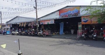 Phuket Chatuchak — рынок секондхенд и винтаж, не для типичного туриста: тихая местная сцена, приходи позже и в выходные ради дешёвых находок и редких раритетов