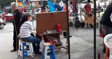 Samkhong Boat Plaza Market — вечерний оживлённый рынок с по‑настоящему свежими продуктами и массой уличной еды, работает по вечерам во вторник, четверг и в выходные