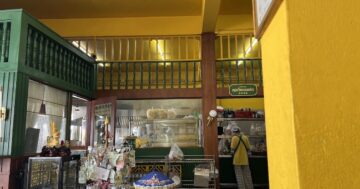 Почему Khun Jeed Yodpak остаётся секретом у туристов: отличные отзывы и дёшево, но персонал не говорит по английски, берёте по фото и едите