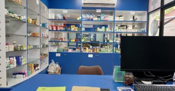 Kingkaew Pharmacy (กิ่งแก้วเภสัช) — маленькая аптека с англоязычным персоналом, доступными ценами и экстренной помощью до 20:00, воскресенье закрыто