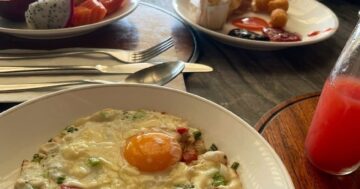 Siri Restaurant: есть редкие тайские блюда и черный рис, но в пятизвездочном отеле вас ждут плесневые десерты, замороженное мясо и медленное обслуживание