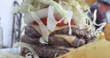 Hooters Phuket American Restaurant & Sports Bar в Пхукете — лучший выбор для живых напитков, фирменных крыльев и дружелюбного сервиса, особенно во время хэппи аура