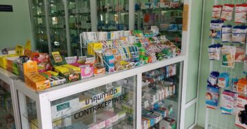 Отзывы о แกรนด์ ฟาร์มาซี Grand Pharmacy хвалят круглосуточного фармацевта — почему на сайте указано дневное расписание и закрытие по воскресеньям