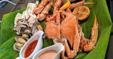 Beach Grill — бар у пляжа с отменной кухней и дружелюбным сервисом: свежие морепродукты, барбекю, коктейли и шведский стол делают каждый закат гастрономическим ритуалом