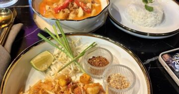 Mustache Bar & Restaurant на Kata Beach Пхукет — что скрывает хвалёный пад тай и ананасовый рис и почему местные возвращаются из‑за живой музыки и сервиса Аунга