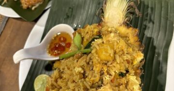 Тайна Sook Jai Thai Food and breakfast: книжный уголок, сад с видом на пляж и меню, которое местные хвалят, а туристы почему-то обходят стороной