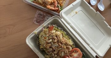 Секрет пляжного бара ตำ ยำ มั่ว: свежие морепродукты у моря, настоящая иссанская папайя‑салат и местные цены — почему сюда идут снова и снова