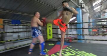 Petchnumnoi Gym в Пхукете — подлинный опыт муай-тай с местными тренерами Sitnumnoi & Singpatong, атмосфера как у бойцов, рекомендую