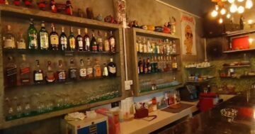 Number four Sports Bar в Пхукете: дружелюбный хозяин, музыка по запросу и игры на столе превращают бар в семейно-дружелюбное место