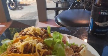 Phuket Cruising Yacht Club в Чалонге — пляжный яхт-клуб, который на самом деле уютный разговорный и спортивный бар с лучшей пиццей и видами