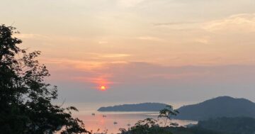 Sea True Valley Phuket на вершине горы — тихий кемпинг среди джунглей с видом на море, бамбуковые хижины, дружелюбный хозяин, кафе и звёзды