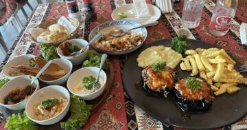 Как сэкономить в Cappadocia Turkish Patong Phuket: турецкие порции гиганты, добрый персонал и бесплатная баклава с чаем — местный лайф