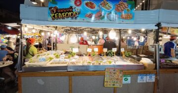 Kata Walking Street @ the beach: вечерний рынок у пляжа — свежие морепродукты, бюджетная еда и важный совет от местных — захватите стол перед заказом