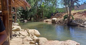 Я в шоке от Хуапан: иногда местная еда настолько свежа и дешева, что радуешься как ребёнок, иногда хочется крикнуть на шефа — в чём дело