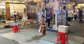 Lard Yai Market на Thalang Road в Пхукете — что успеть за воскресный вечер: лучшие уличные блюда, где платить наличными и как избежать толпы