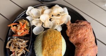 Я прилетел скептически, но Yummy Destination Asia food corner ошеломил: гигантская жареная курица, щедрые порции, идеальный кофе и улыбчивый персонал