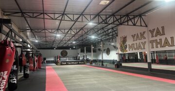 Почему Yak Yai Muay Thai в Пхукете с англоязычными тренерами, супер чистым залом и утренними классами — лучший выбор для туристов и бойцов