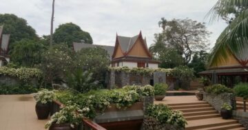 Laem Son Pineapple Beach через Pak Bang только на отлив — уединённый пляж для SUP и рыбалки, спокойный уют, но приготовьтесь к долгой прогулке обратно