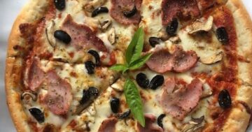 Почему Crash Bar & Restaurant в Камала знаменит своими бургерами — гости хвалят свежие ингредиенты, яркий вкус и тёплый приём