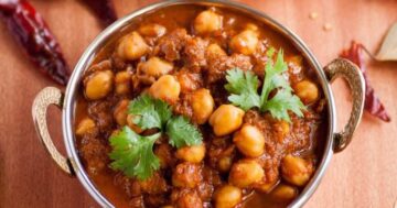 Пришёл как скептик в Bollywood Phuket Restaurant & Bar и вместо разочарования получил взрыв вкуса и безупречный сервис, но один момент вывел меня из себя