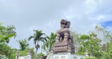 Mountain top shrine: уединённый храм на вершине с фантастическими видами — рай для тех, кто доберётся, но учтите приватность и заграждения