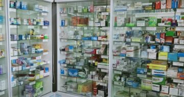 Почему в аптеке ร้านขายยา ลักกงษีเภสัช Luckkongsri Pharmacy на Пхукете местные возвращаются снова и снова за доверительными советами фармацевта
