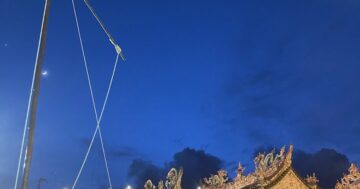 San Chao Jeng Ong — маленький даосский храм с тёплой заботой хранительницы и легендарной бесплатной вегетарианской едой во время фестиваля