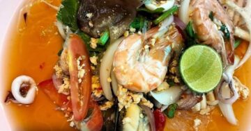 Bamboo by the Sea — почти идеальный тайский уголок у моря с домашней едой и тёплой атмосферой, но за милой картинкой скрывается риск ждать еду часами