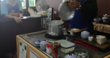 Phuket Thai Cookery (Koh Siray) Co., Ltd. — готовьте настоящую тайскую еду на пляже с весёлыми экспертами‑шефами, которые делают процесс простым и незабываемым
