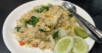 Сначала очередь и сомнения, потом взрыв вкуса и тёплая забота хозяина в Saveena Halal Food — халяльная тайская находка, скрытая от туристов